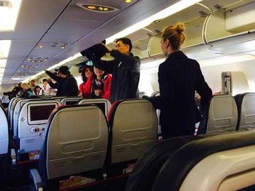 飞机座位选择哪个位置好(坐飞机第几排最舒适,空姐分享)