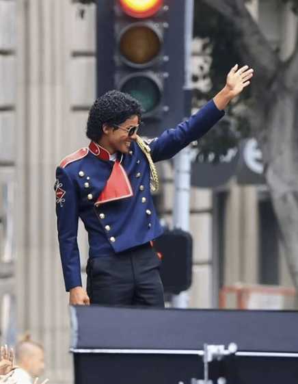 传记片《迈克尔》新片场照:侄子还原名场面