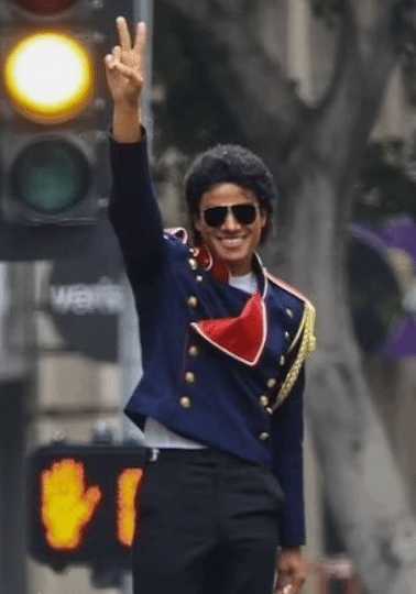 传记片《迈克尔》新片场照:侄子还原名场面