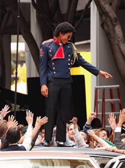 传记片《迈克尔》新片场照:侄子还原名场面