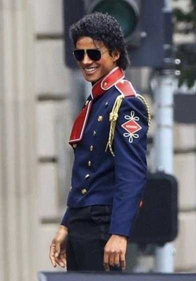 传记片《迈克尔》新片场照:侄子还原名场面